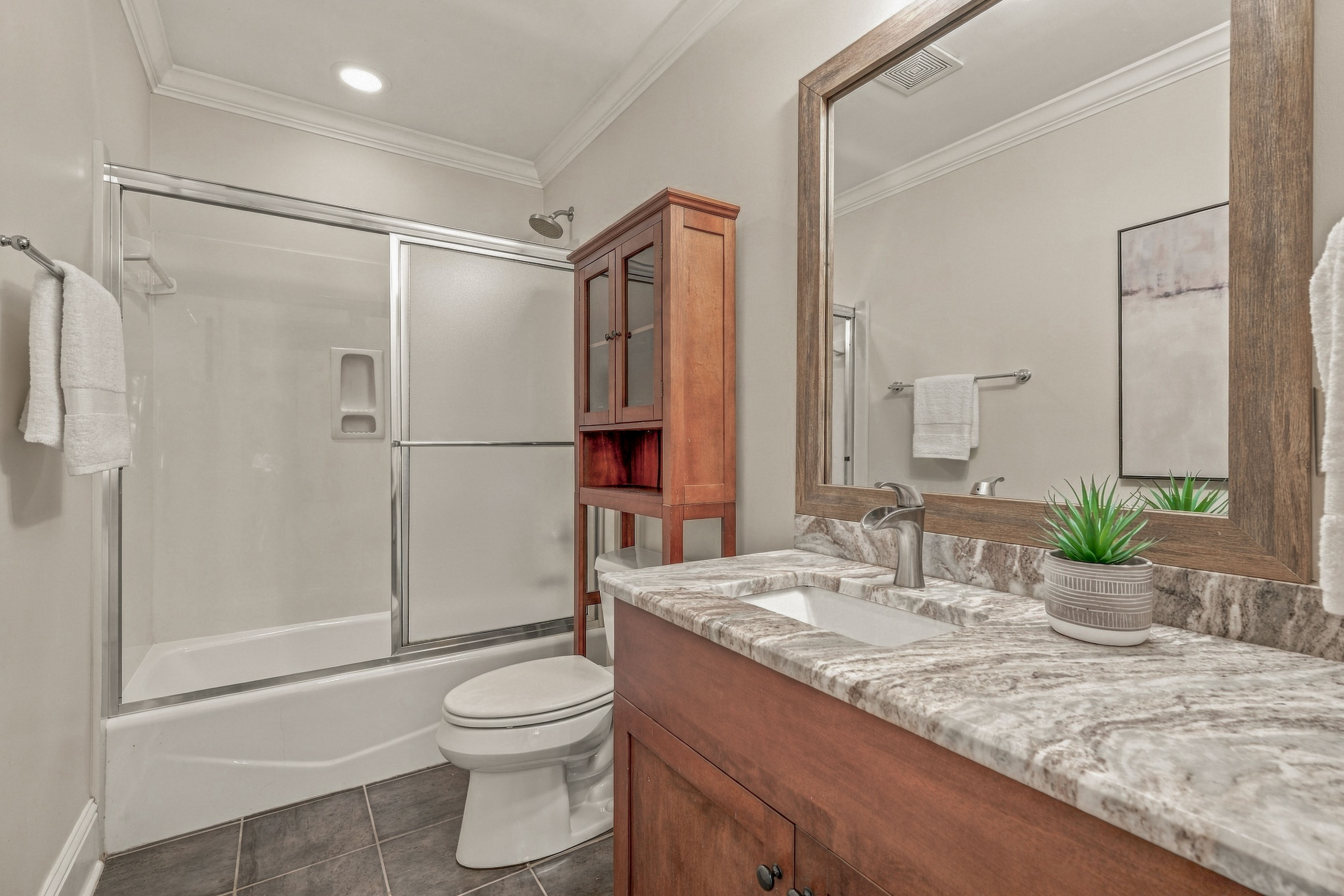 1040A Tailwater image 22